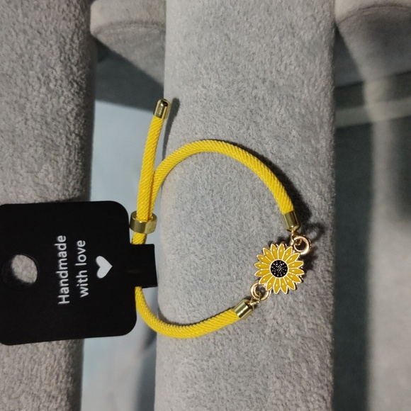 NWT Sunflower Bracelets Set of 2 Green and Yellow - Picture 5 of 6